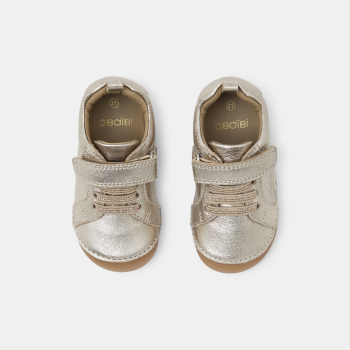 حذاء برقبة لامع للخطوات...